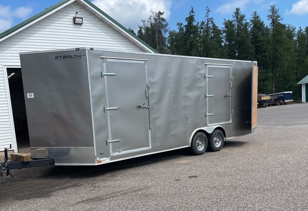 Side view of the trailer.