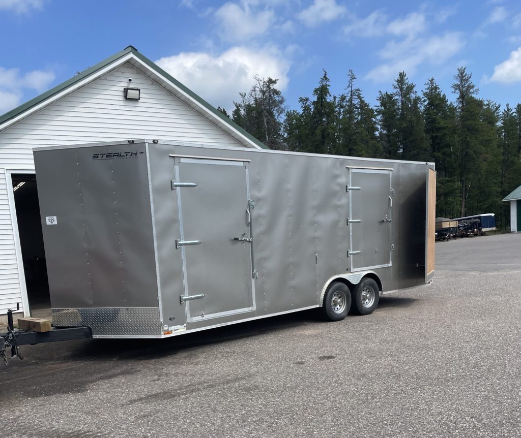 Side view of the trailer.